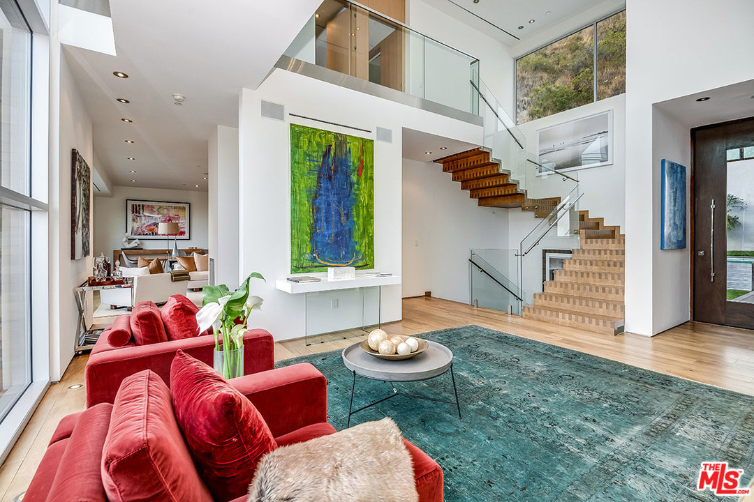 1700 Queens Road Los Angeles, CA 90069 - Photo 9 of 38 Gallery Image 9