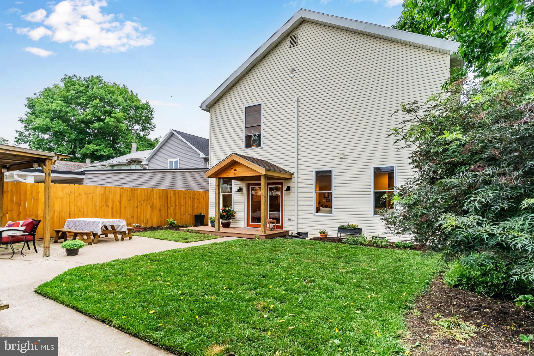 114 3rd Street Boiling Springs, PA 17007 - Photo 5 of 51