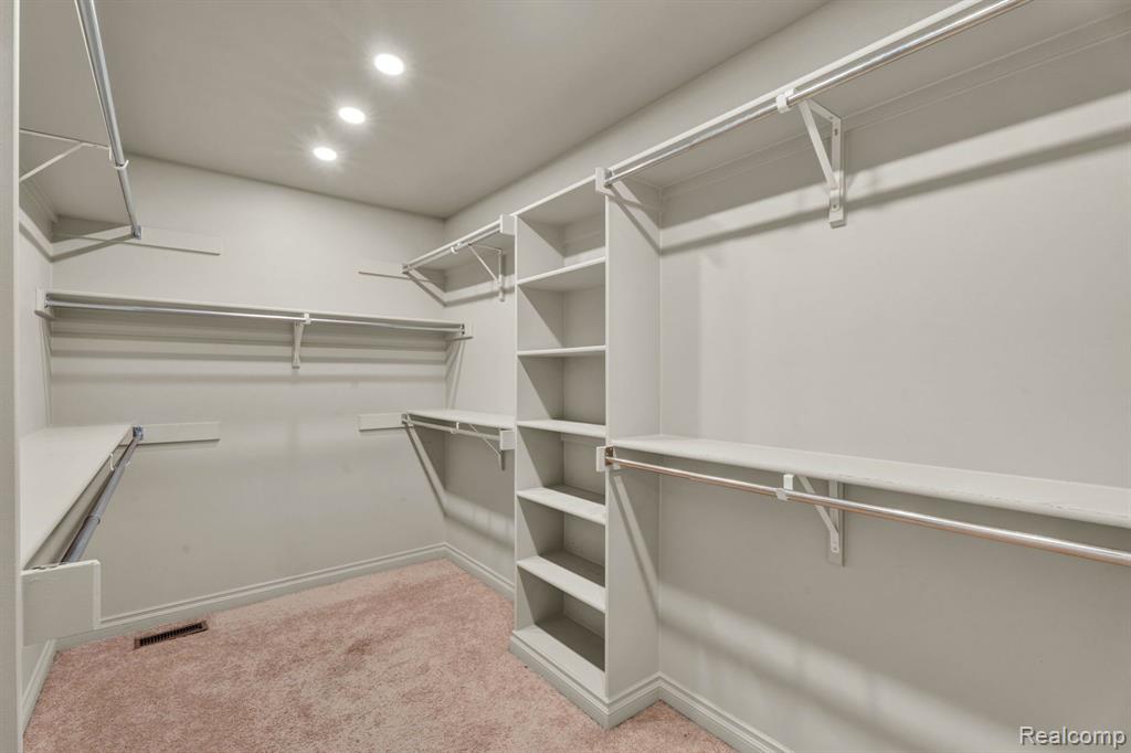 6736 Baker Utica, MI 48317 - Photo 35 of 53