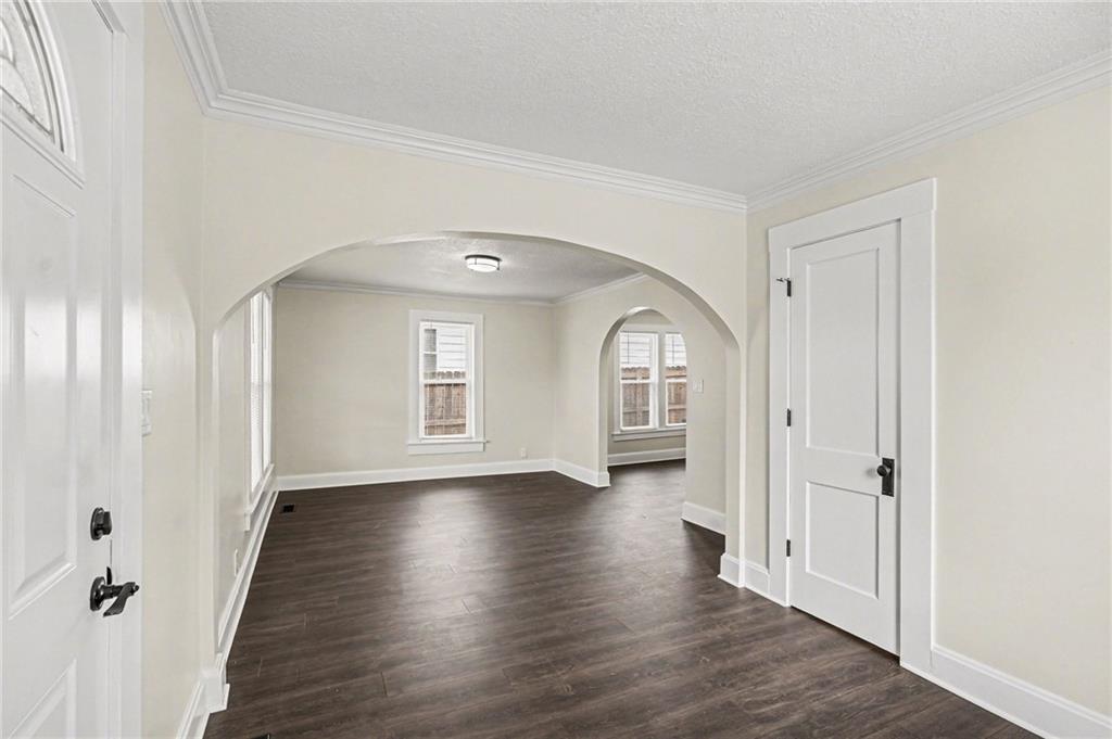 1815 South Ralston Avenue Independence, MO 64052 - Photo 4 of 31