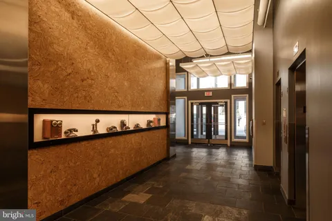 $1,200,000 | 1228 Arch Street, Unit 8E, Philadelphia, PA 19107