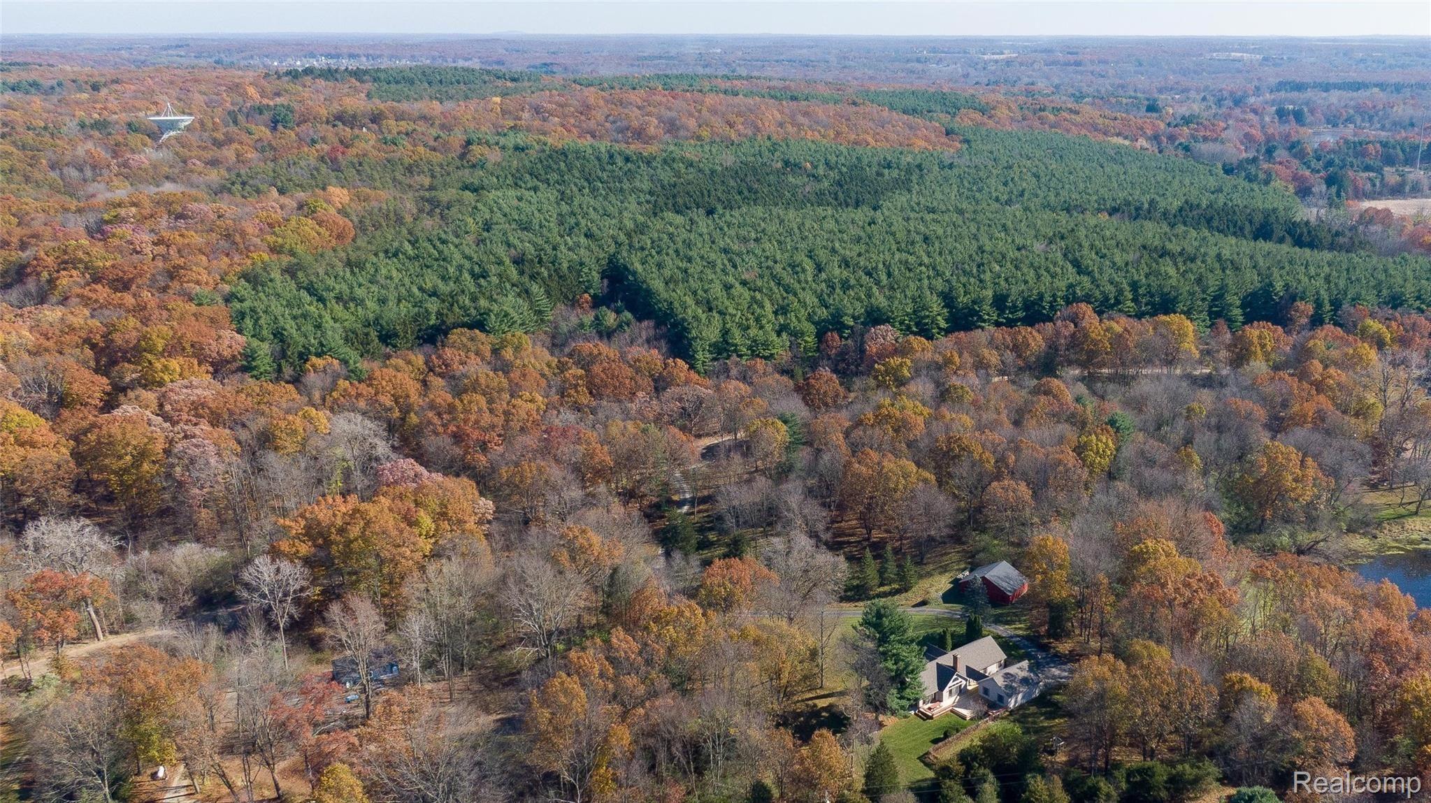 7231 Toma Road Dexter, MI 48130 - Photo 5 of 44 House&StinchfieldWoods.jpg