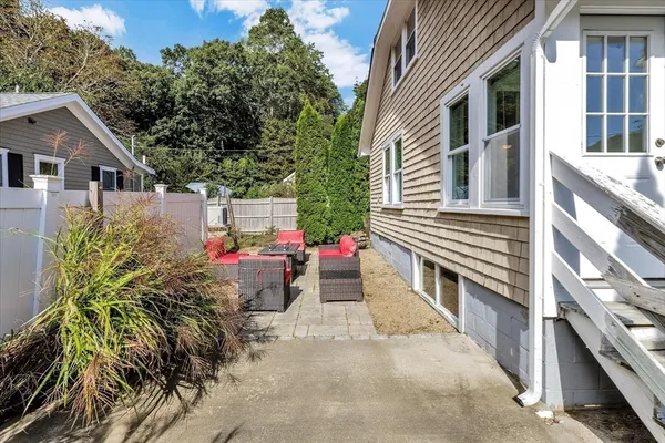 a outdoor view with sitting space