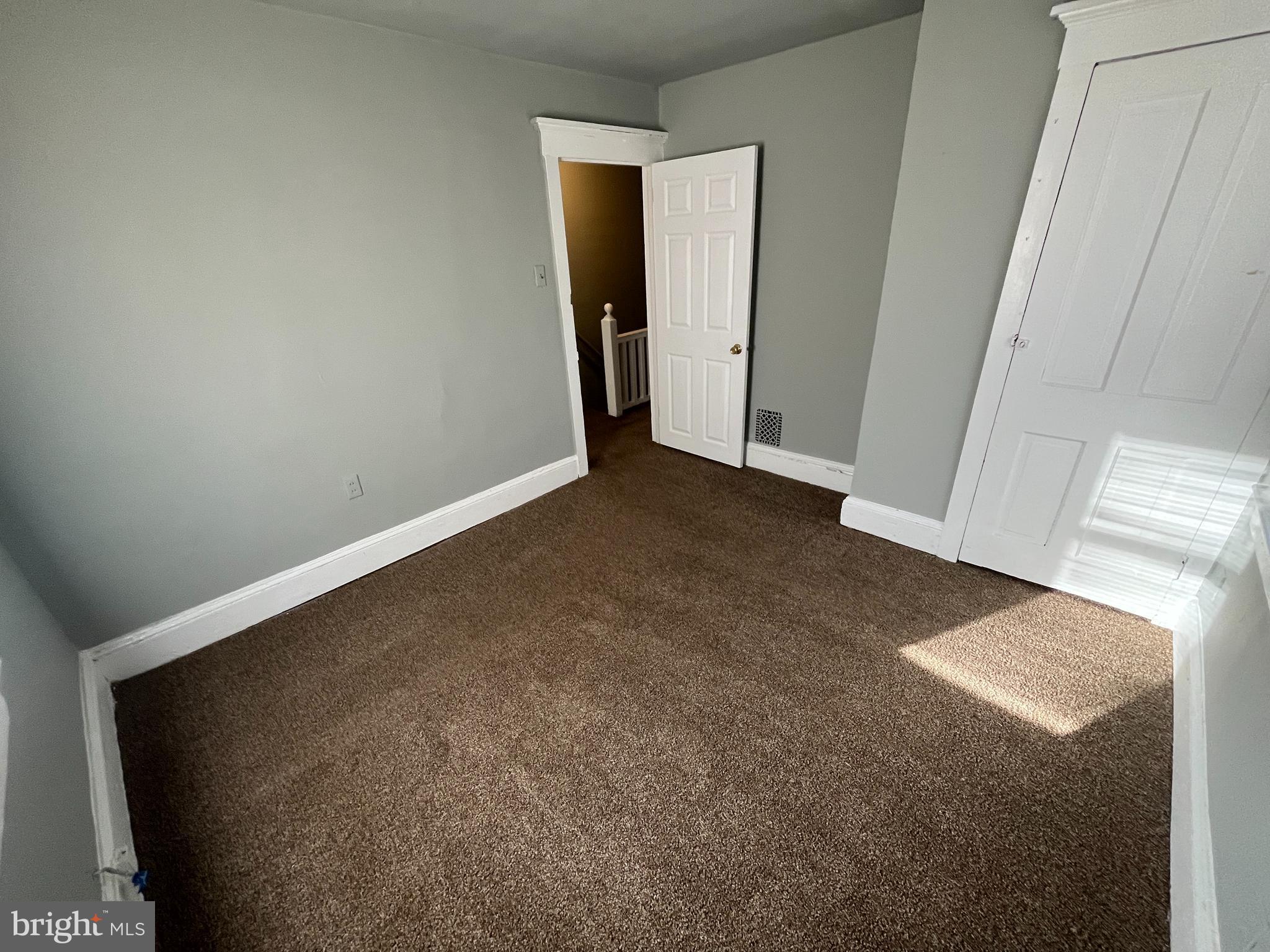606 Bridgeboro Street, Unit B Riverside, NJ 08075 - Photo 4 of 11