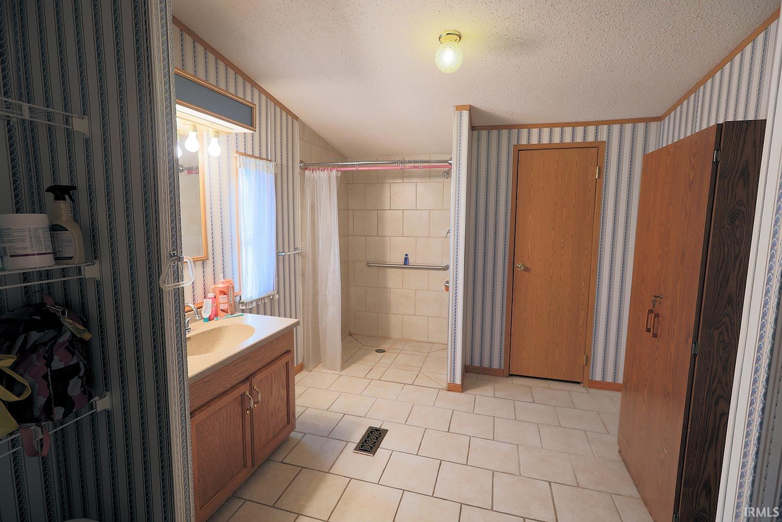 519 West McKeever Road Andrews, IN 46702 - Photo 29 of 33 Gallery Image 29
