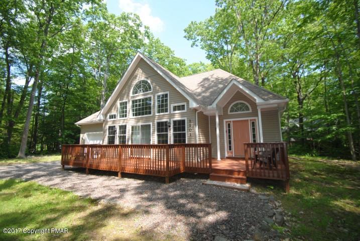 256 Selig Road Pocono Lake, PA 18347 - Photo 2 of 27 256 Selig Rd