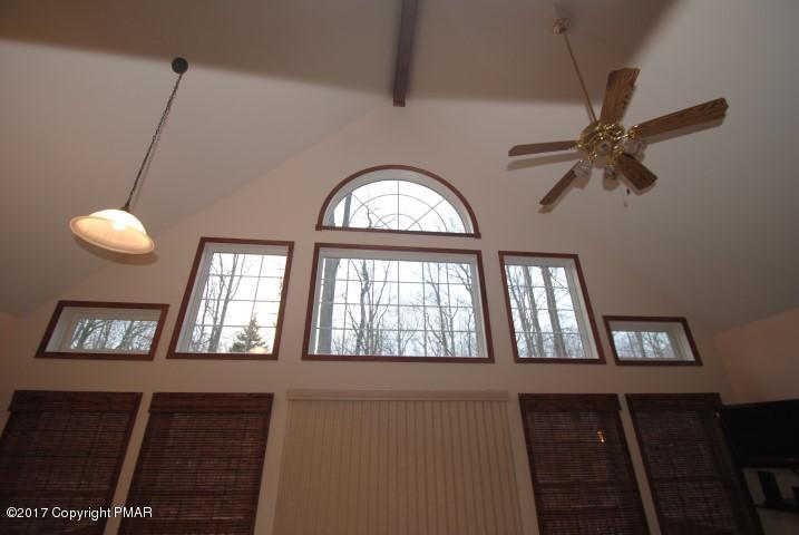 256 Selig Road Pocono Lake, PA 18347 - Photo 4 of 27 Living/Dining Room