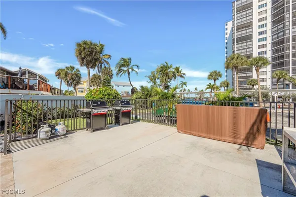 $625,000 | 4753 Estero Boulevard, Unit 102, Fort Myers Beach, FL 33931