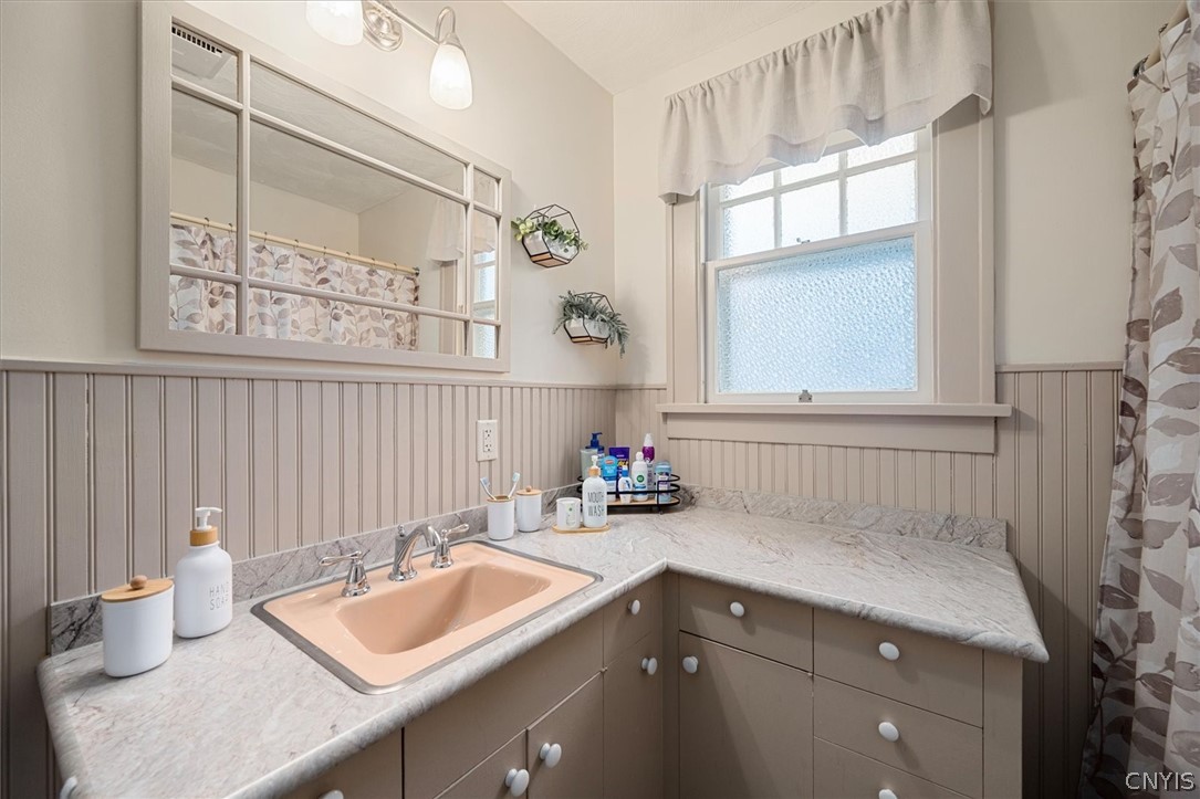 523 Broad Street Oneida, NY 13421 - Photo 13 of 50
