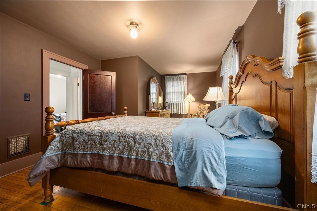 523 Broad Street Oneida, NY 13421 - Photo 7 of 50