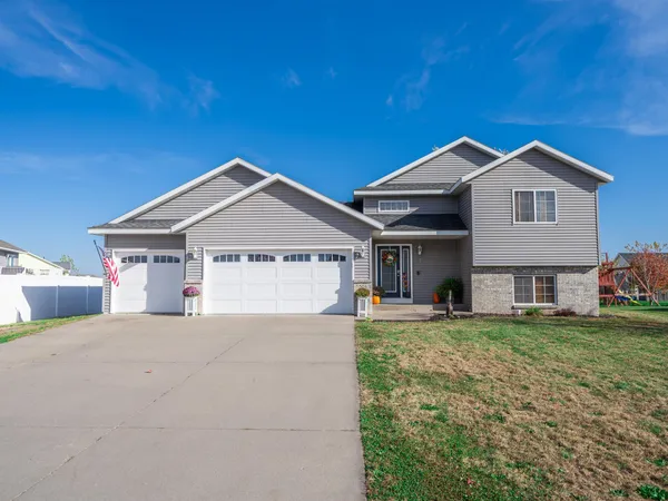 $315,500 | 504 Southwest 11th Avenue, Rice, MN 56367