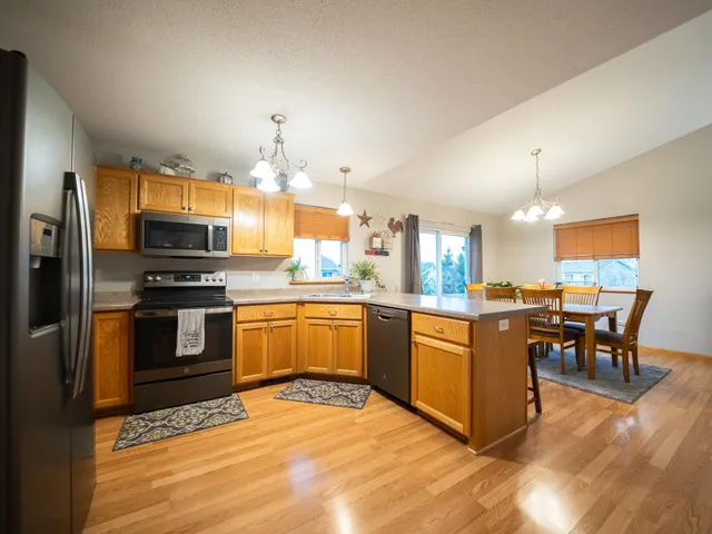 $309,999 | 504 Southwest 11th Avenue, Rice, MN 56367