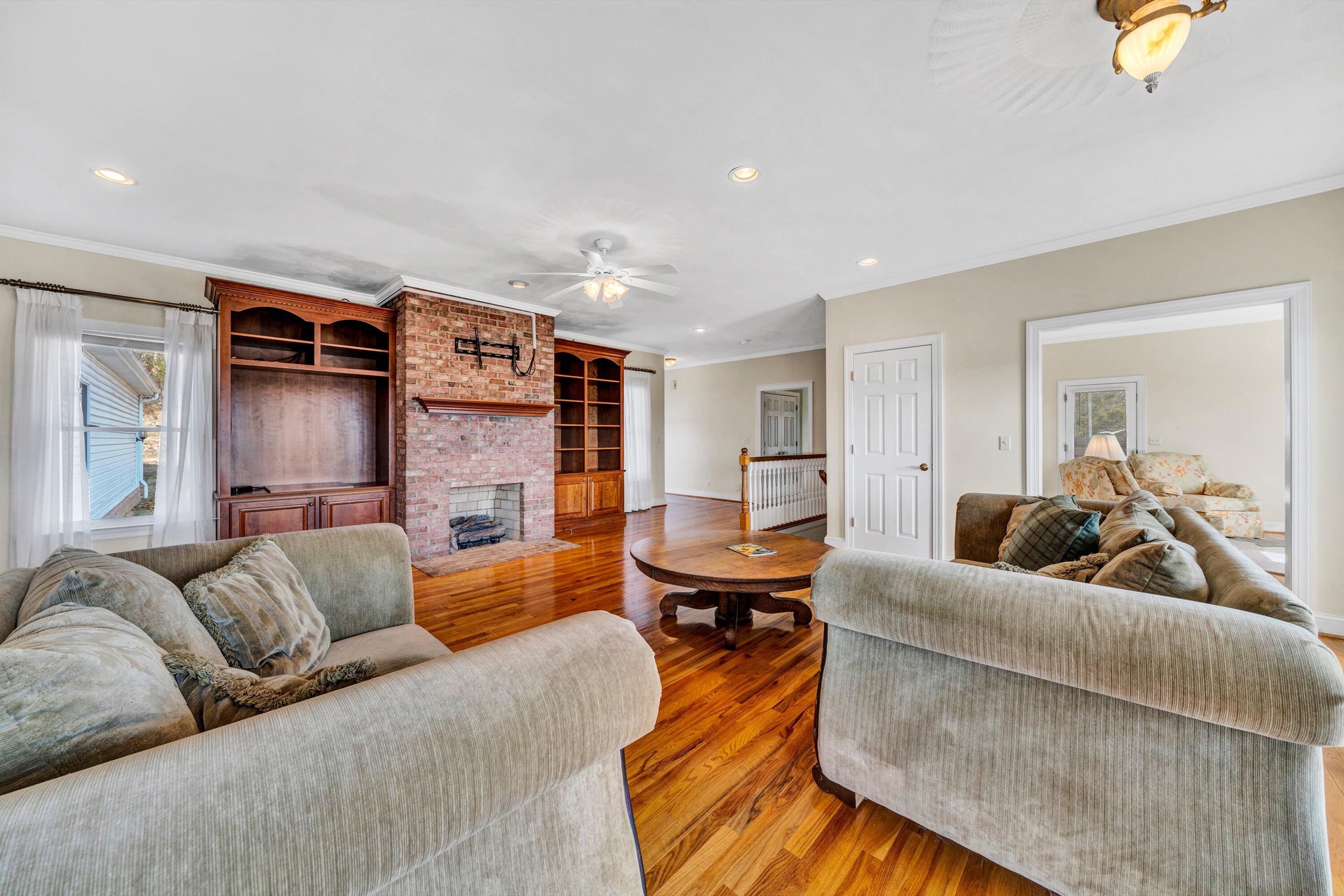 922 West Wind Road Fincastle, VA 24090 - Photo 21 of 85 21-Great Room 1