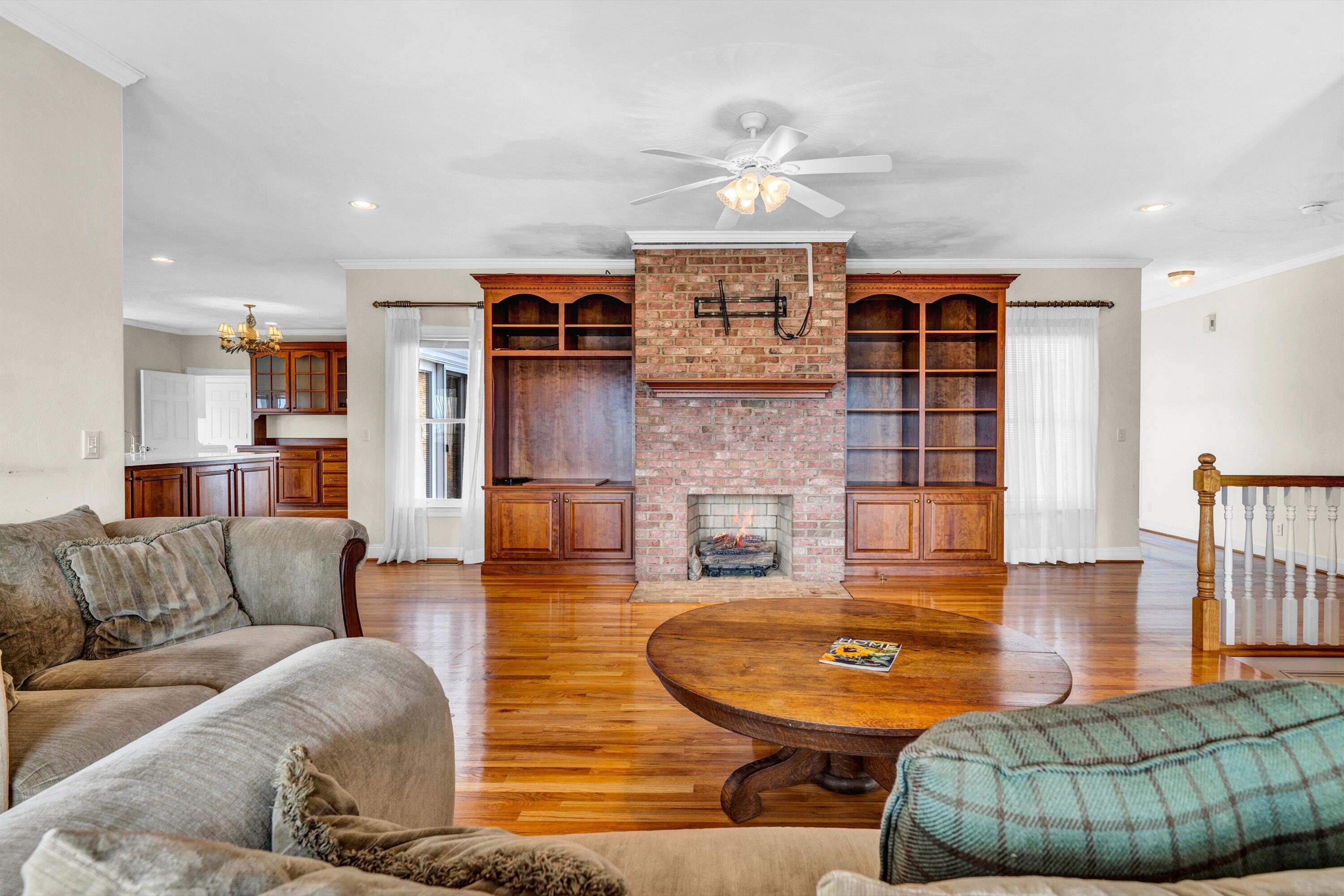 922 West Wind Road Fincastle, VA 24090 - Photo 22 of 85 22-Great Room 2