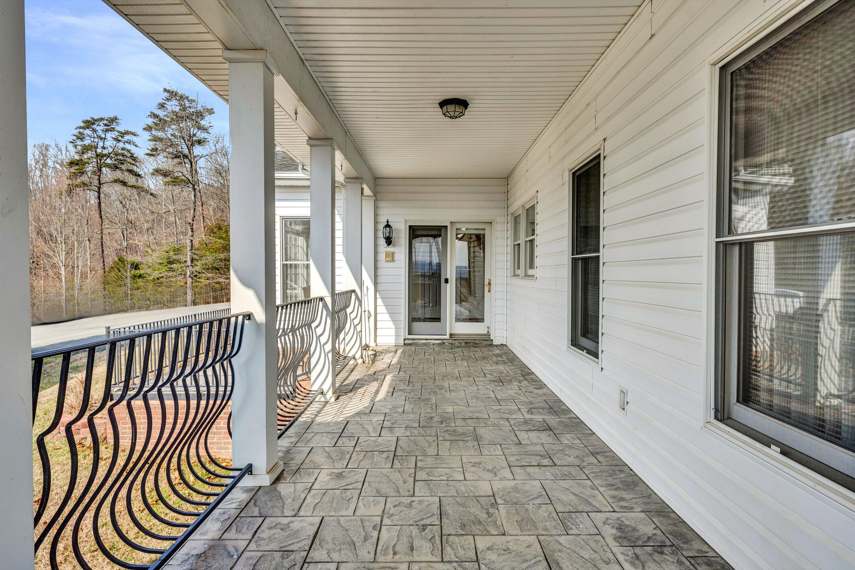 922 West Wind Road Fincastle, VA 24090 - Photo 31 of 85 31- Lower Porch 4