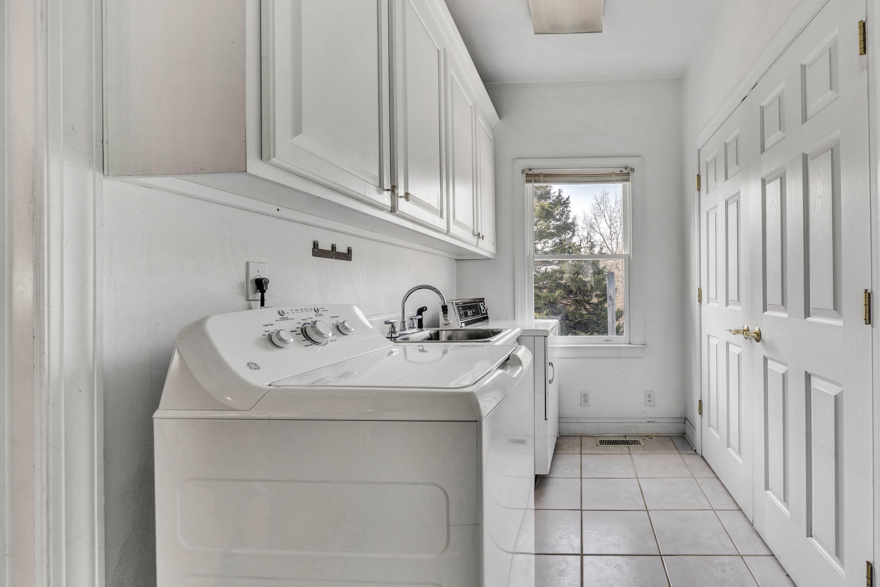 922 West Wind Road Fincastle, VA 24090 - Photo 56 of 85 56-Washroom 3