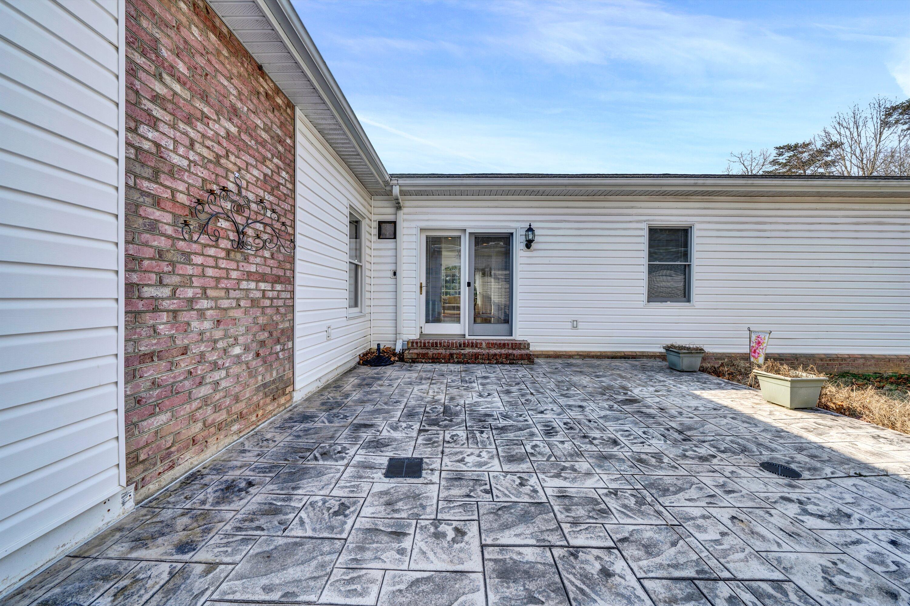 922 West Wind Road Fincastle, VA 24090 - Photo 59 of 85 59-Patio 1