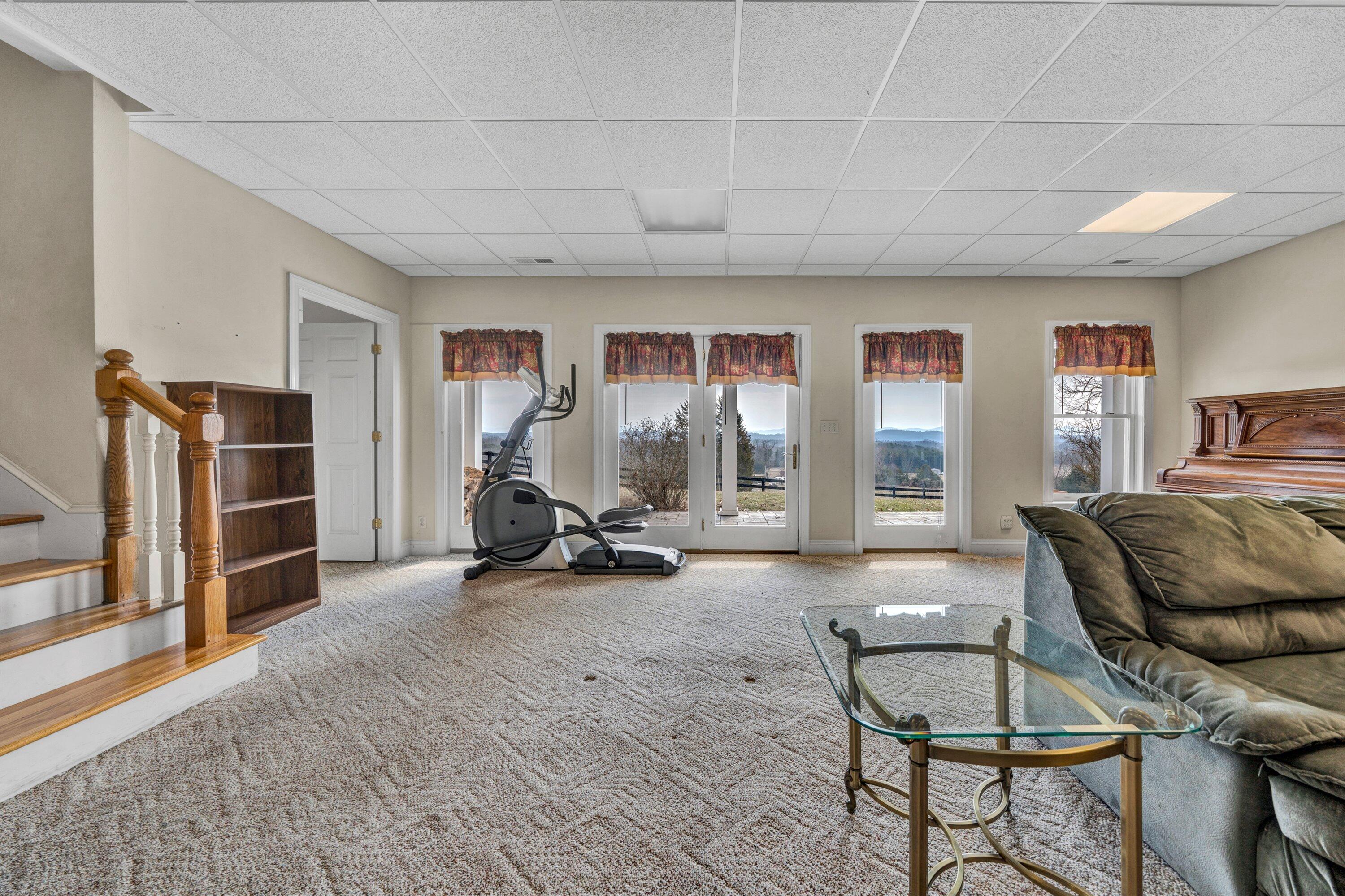 922 West Wind Road Fincastle, VA 24090 - Photo 65 of 85 65-LIving Room 2
