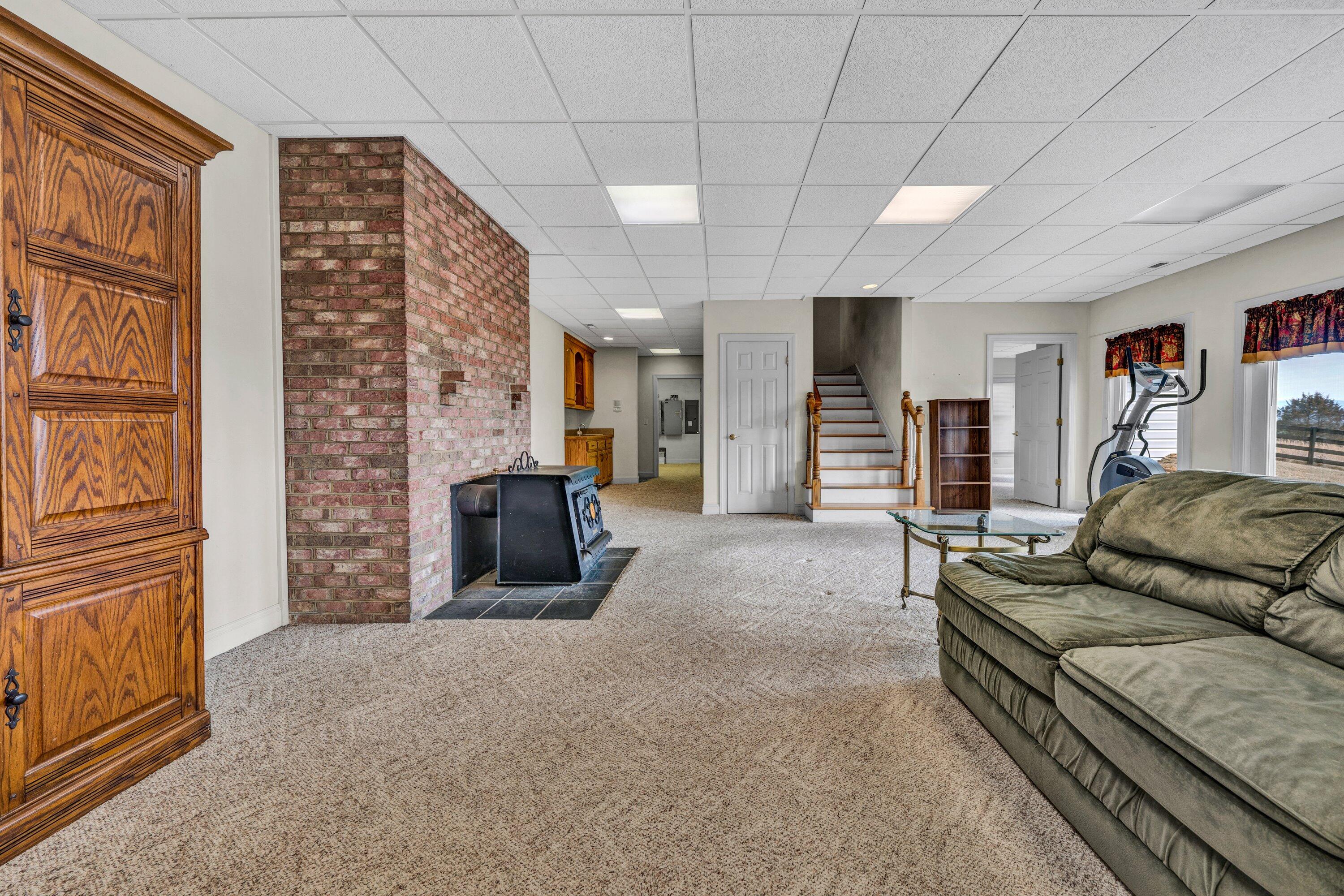 922 West Wind Road Fincastle, VA 24090 - Photo 66 of 85 66-Living Room 3