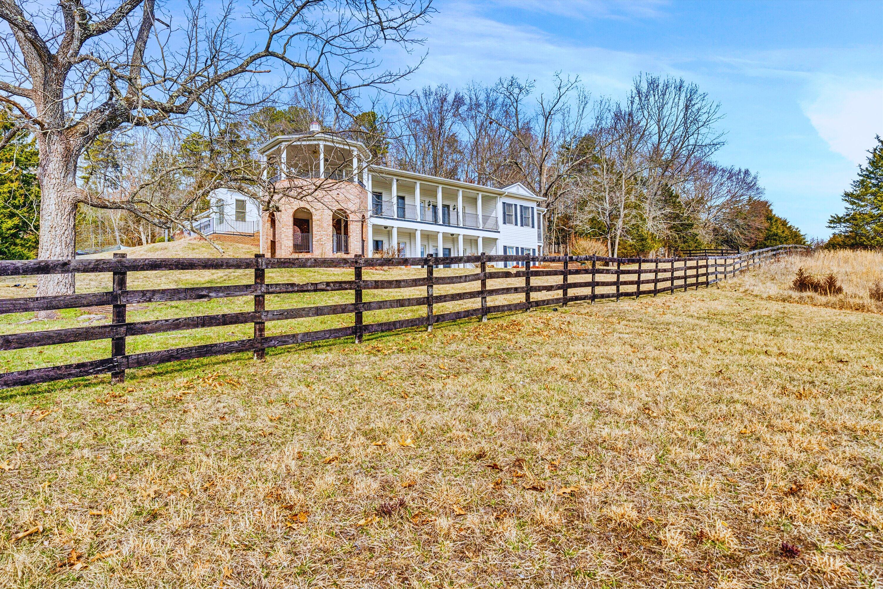 922 West Wind Road Fincastle, VA 24090 - Photo 5 of 85 5 Corner View 2