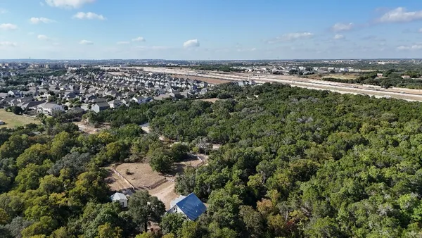 $750,000 | 451 High Gabriel East, Leander, TX 78641