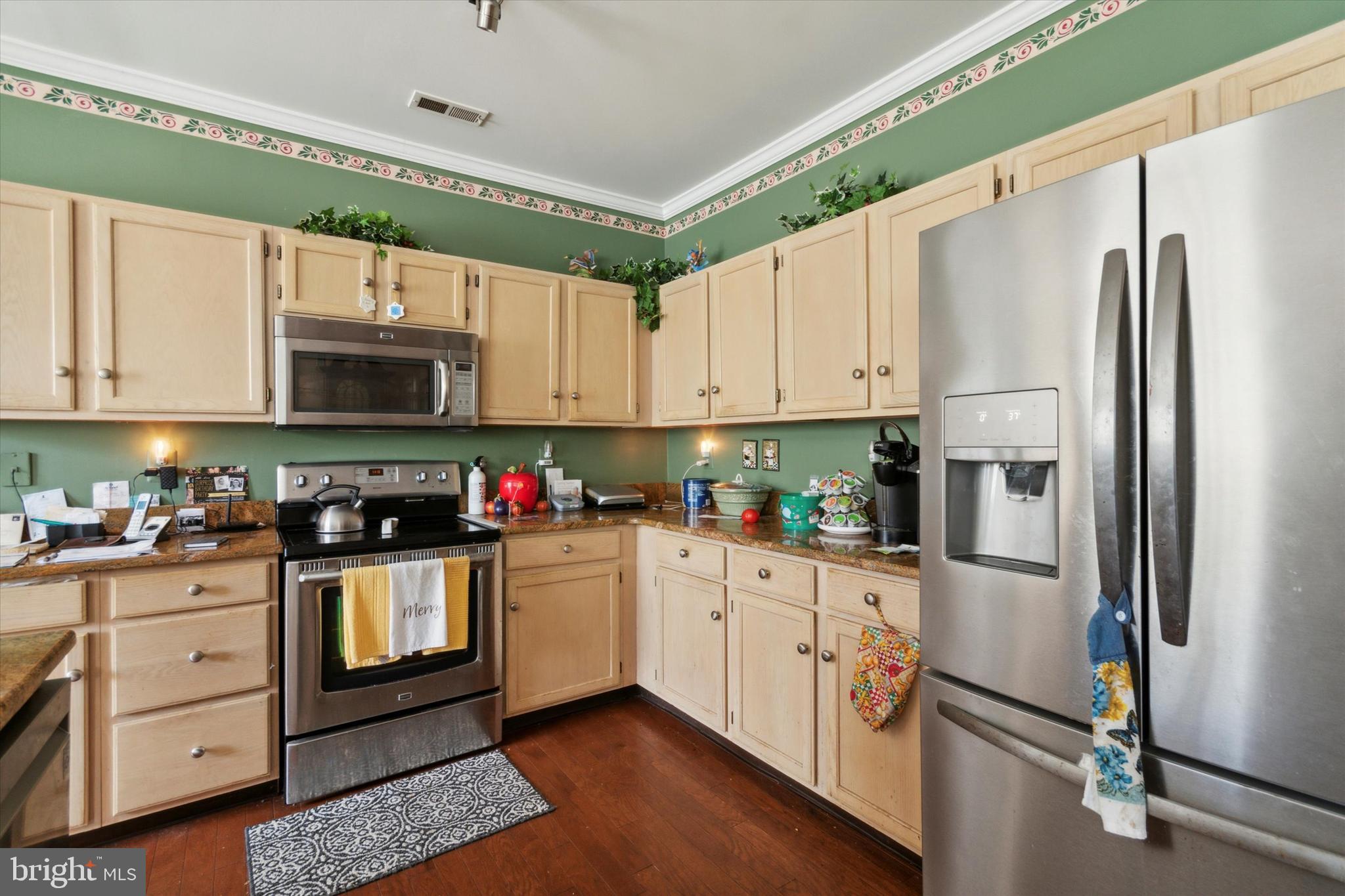14102 Cornerstone Drive Yardley, PA 19067 - Photo 10 of 25 Stainless steel appliances