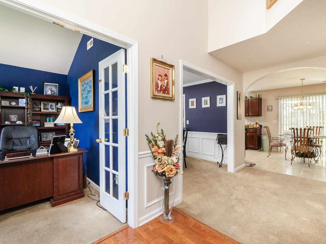 8000 Chatahoochie Lane Raleigh, NC 27616 - Photo 7 of 24 foyer
