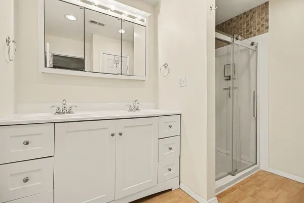 $250,000 | 527 Indiana Avenue, Aurora, IN 47001