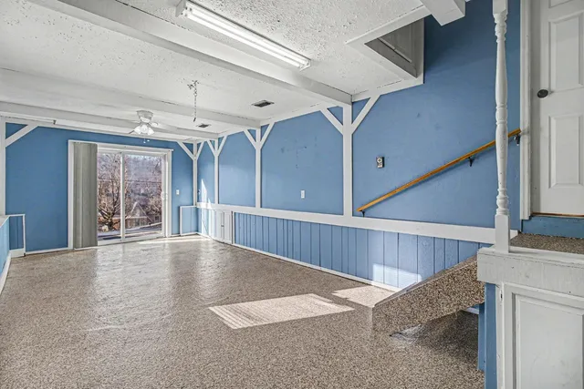 $260,000 | 527 Indiana Avenue, Aurora, IN 47001