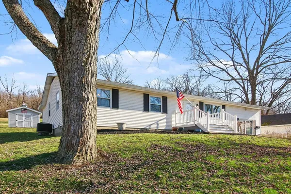 $250,000 | 527 Indiana Avenue, Aurora, IN 47001