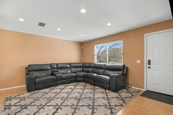 $250,000 | 527 Indiana Avenue, Aurora, IN 47001