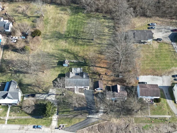 $250,000 | 527 Indiana Avenue, Aurora, IN 47001