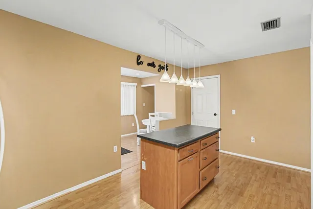 $260,000 | 527 Indiana Avenue, Aurora, IN 47001