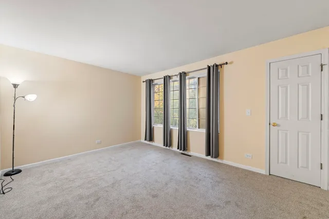 $2,200 | 321 West Whispering Oaks Lane, Unit 321, Round Lake, IL 60073