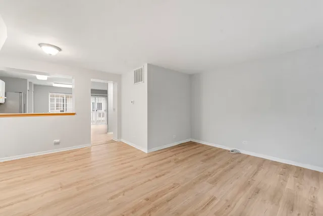 $2,200 | 321 West Whispering Oaks Lane, Unit 321, Round Lake, IL 60073