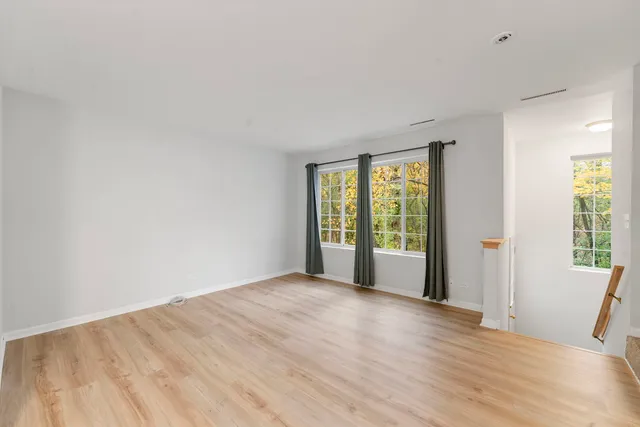 $2,200 | 321 West Whispering Oaks Lane, Unit 321, Round Lake, IL 60073