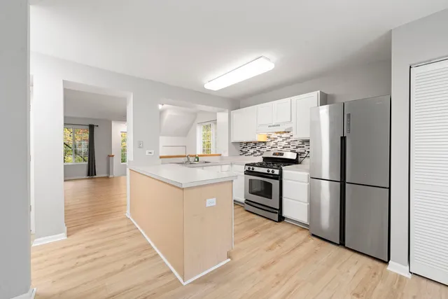 $2,200 | 321 West Whispering Oaks Lane, Unit 321, Round Lake, IL 60073