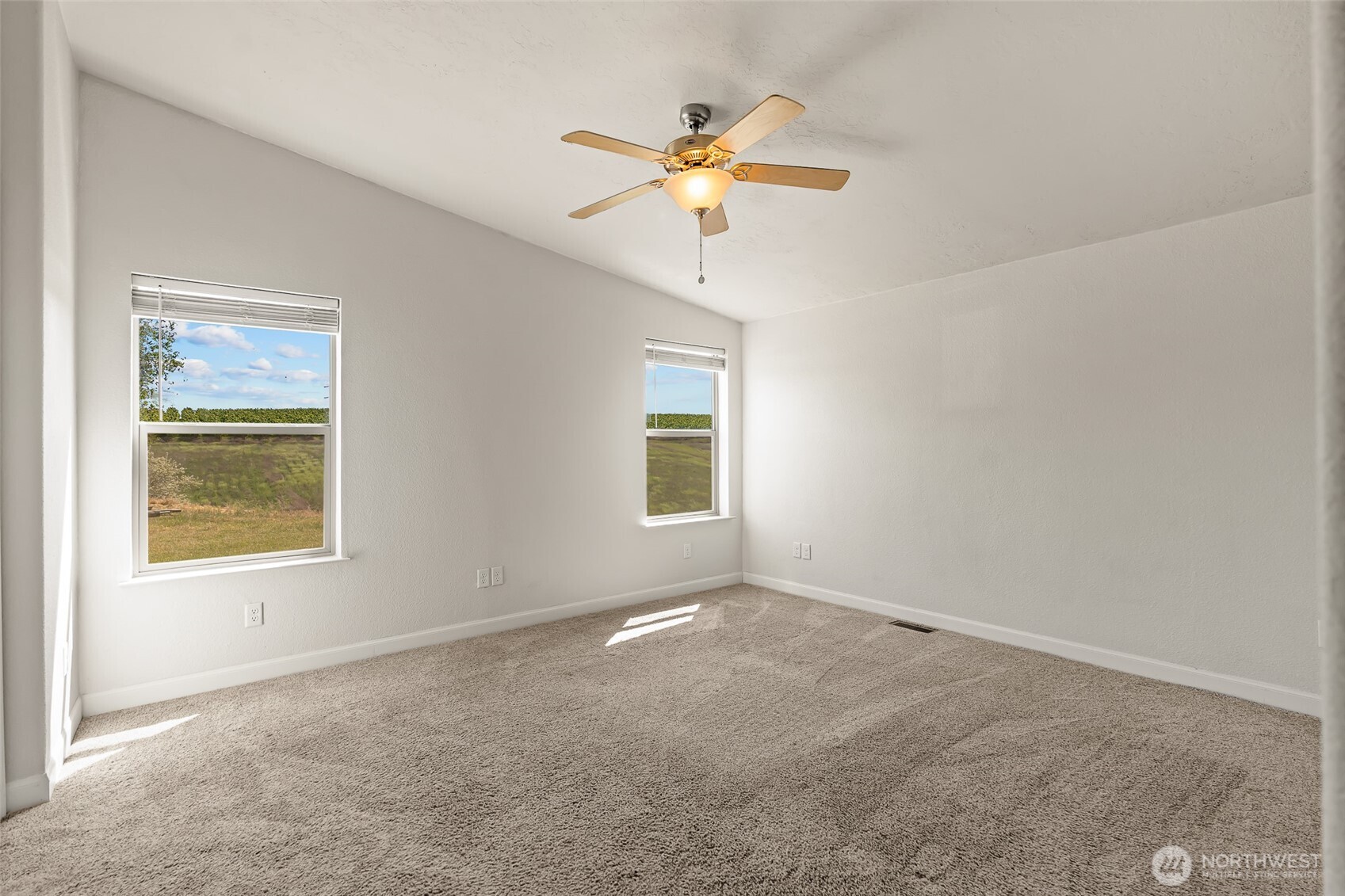 1351 Nass Road Granger, WA 98932 - Photo 21 of 35