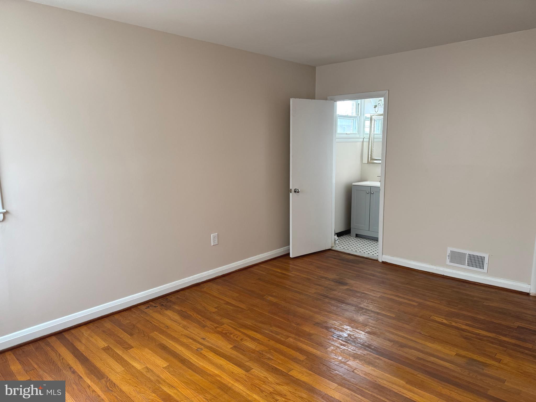 609 Wallerson Road Baltimore, MD 21228 - Photo 2 of 15