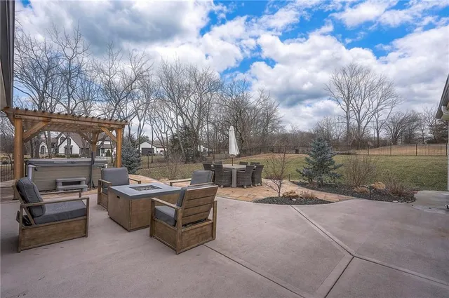 $725,000 | 19535 Birch Street, Stilwell, KS 66085