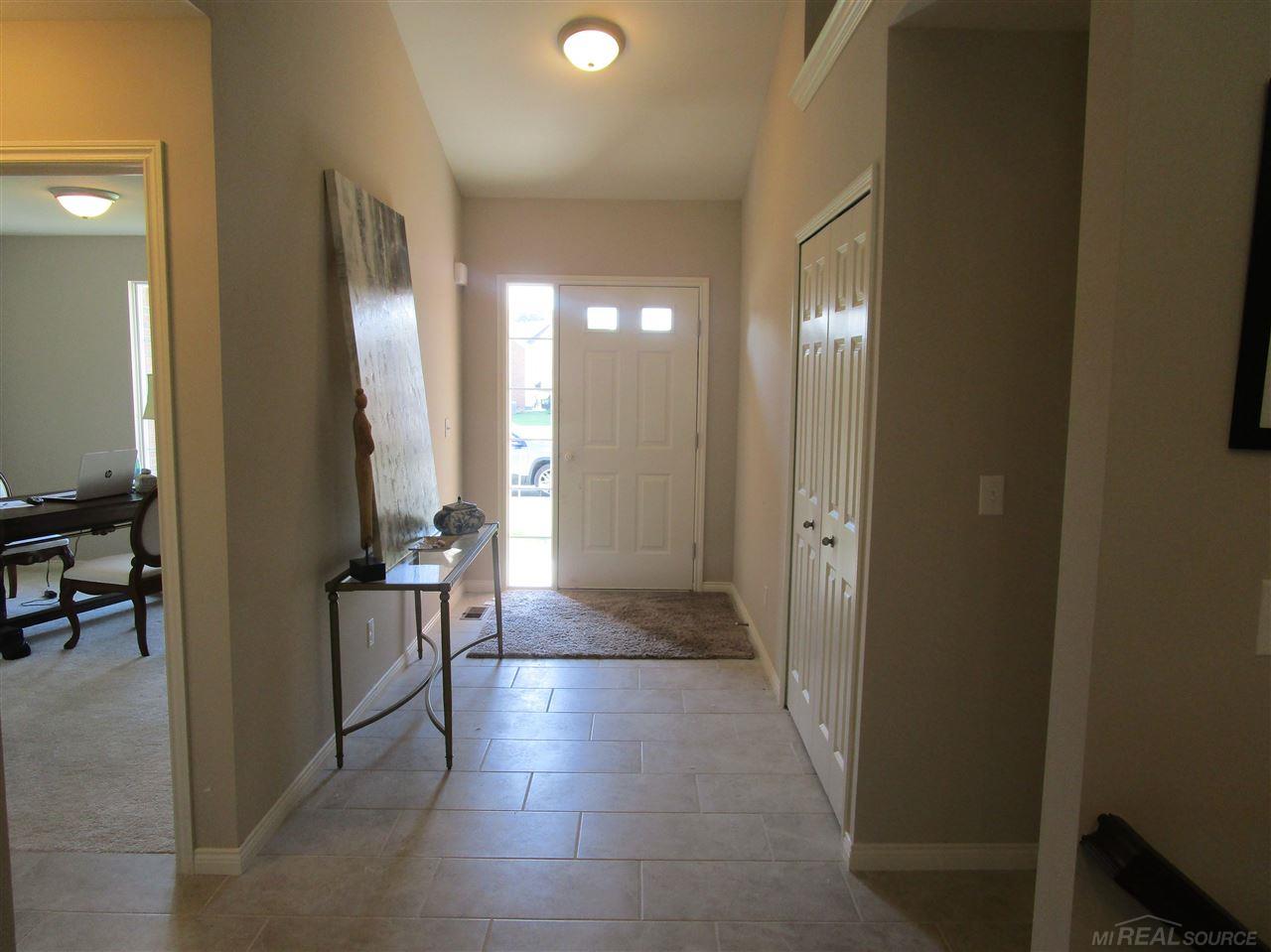 47352 Mariner's Pte New Baltimore, MI 48051 - Photo 5 of 7