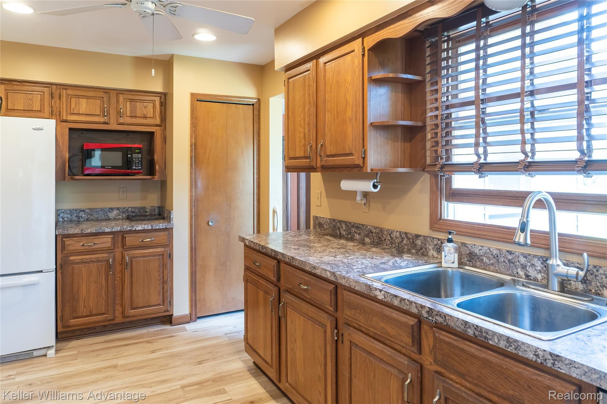 4349 North Henderson Road Davison, MI 48423 - Photo 14 of 53 NHendersonRd_4349_Kitchen_03.jpg