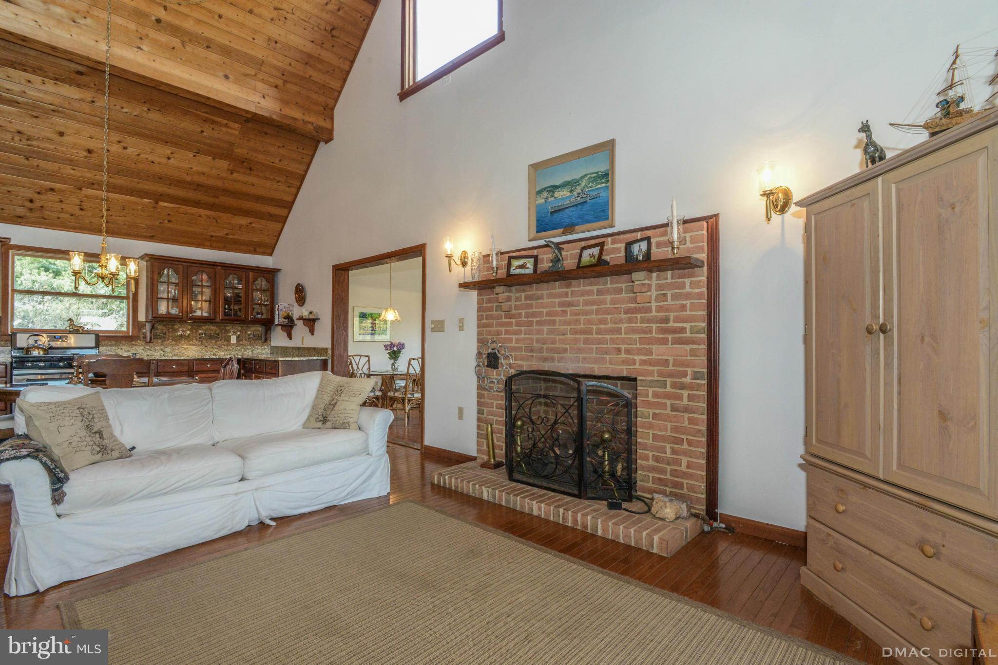 11160 Bennie Duncan Road Frederick, MD 21701 - Photo 11 of 30 Living Room