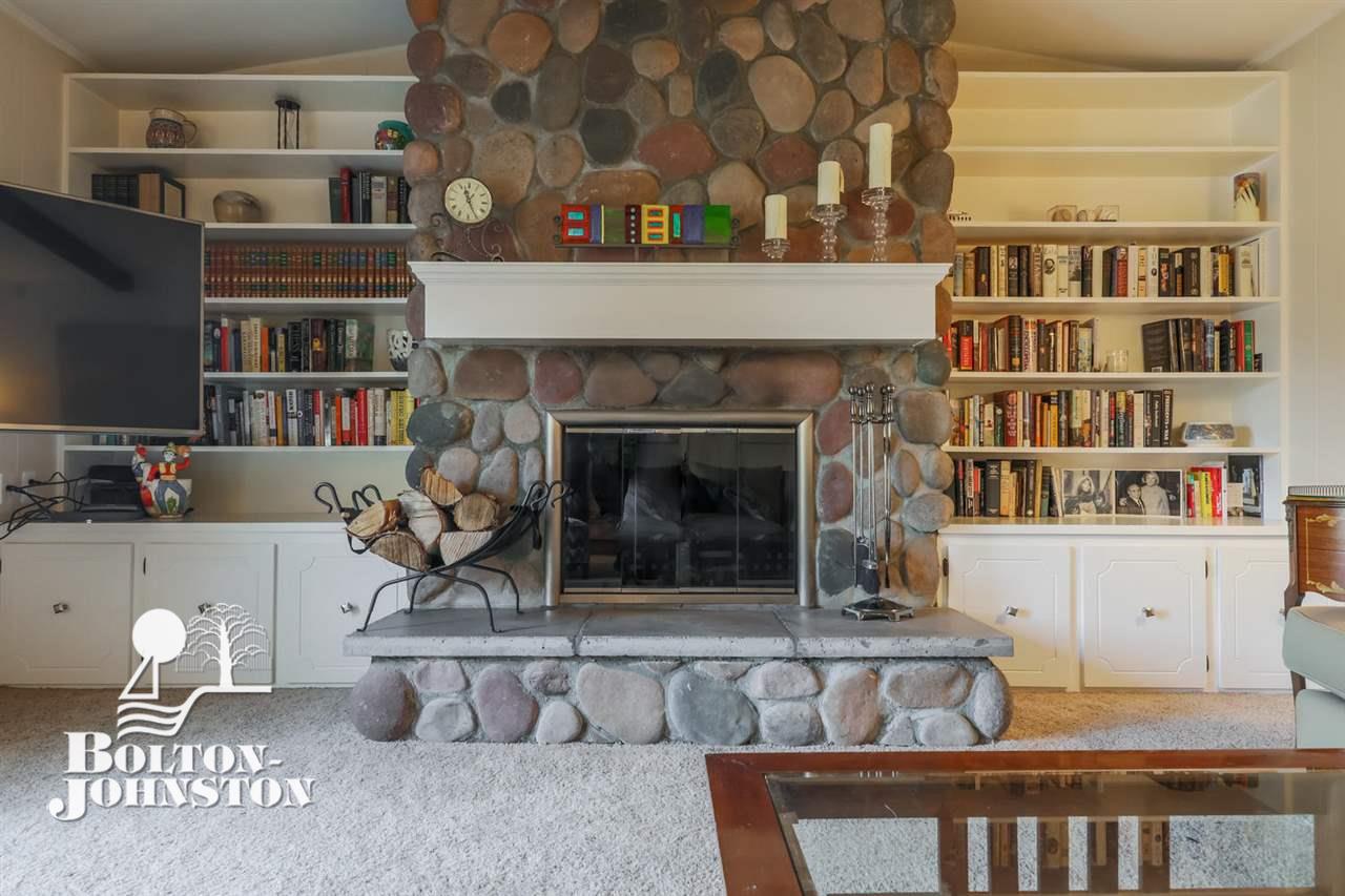 1043 Audubon Road Grosse Pointe, MI 48230 - Photo 18 of 39 Family Room Fireplace