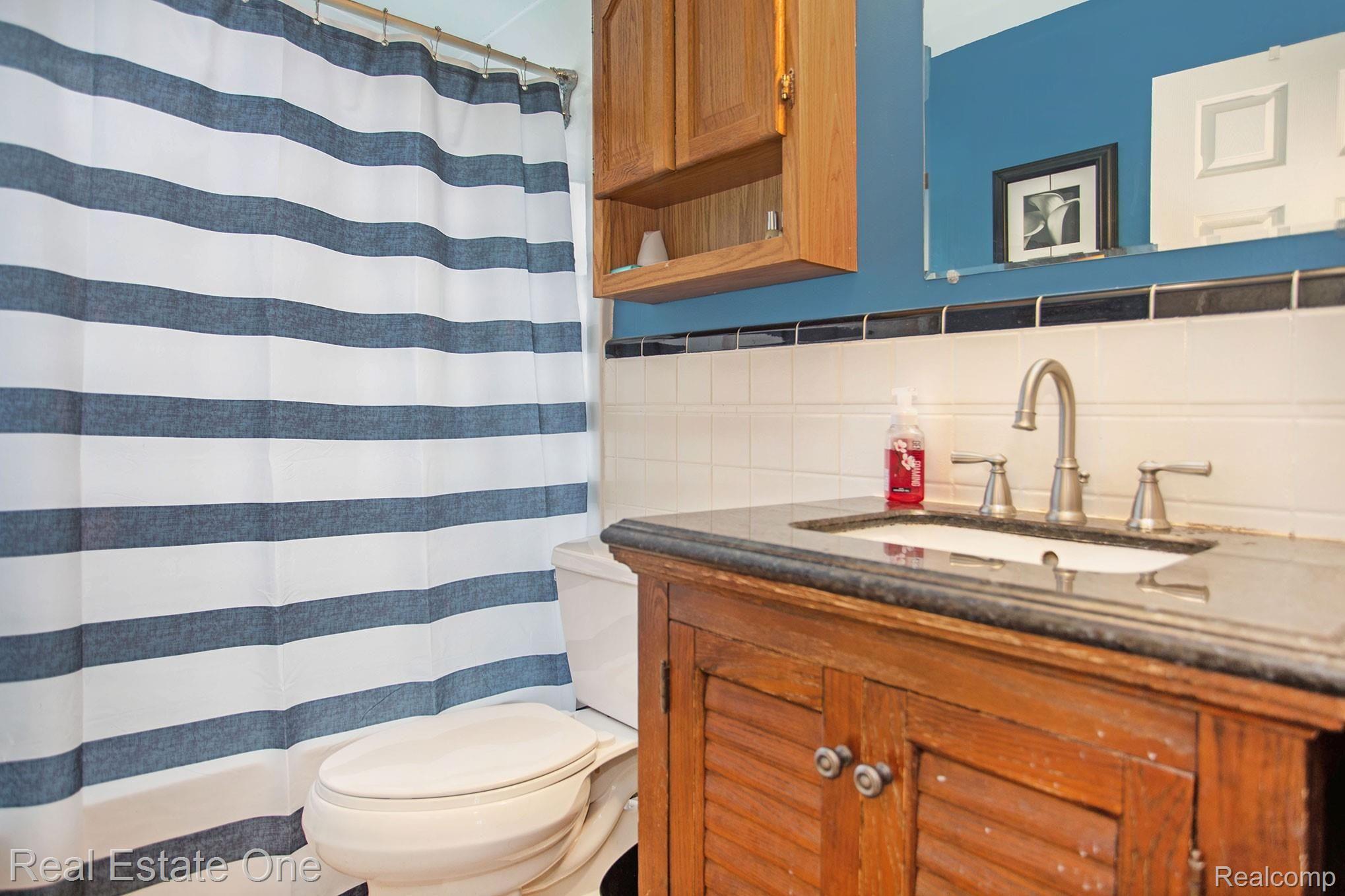 8985 Reeck Road Allen Park, MI 48101 - Photo 10 of 25 8985-Reeck-Road-Allen-Park-MI_29.jpg