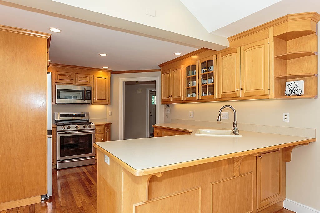 45 Coolidge Road Milton, MA 02186 - Photo 16 of 32