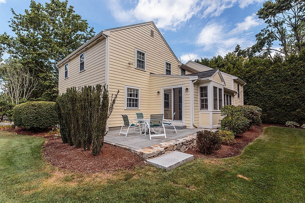 45 Coolidge Road Milton, MA 02186 - Photo 5 of 32