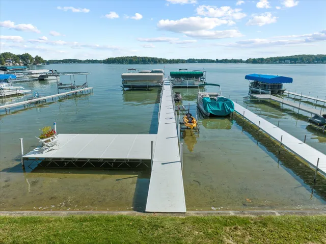 $699,000 | 61271 Lenawee Road, Cassopolis, MI 49031