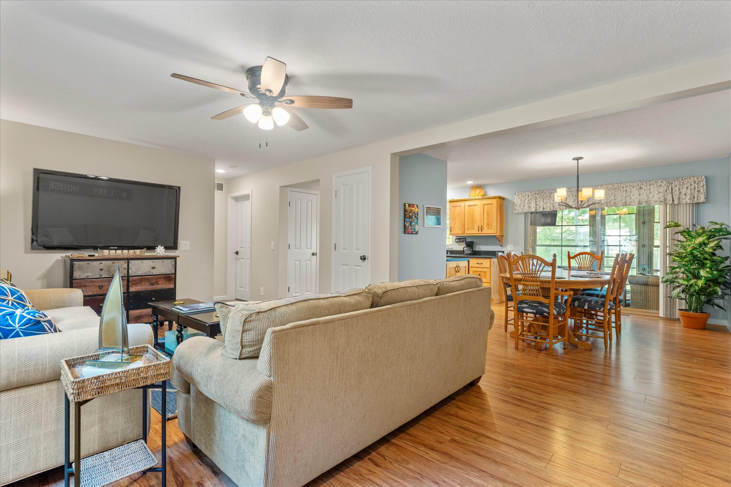 61271 Lenawee Road Cassopolis, MI 49031 - Photo 5 of 46 05-DSC01042