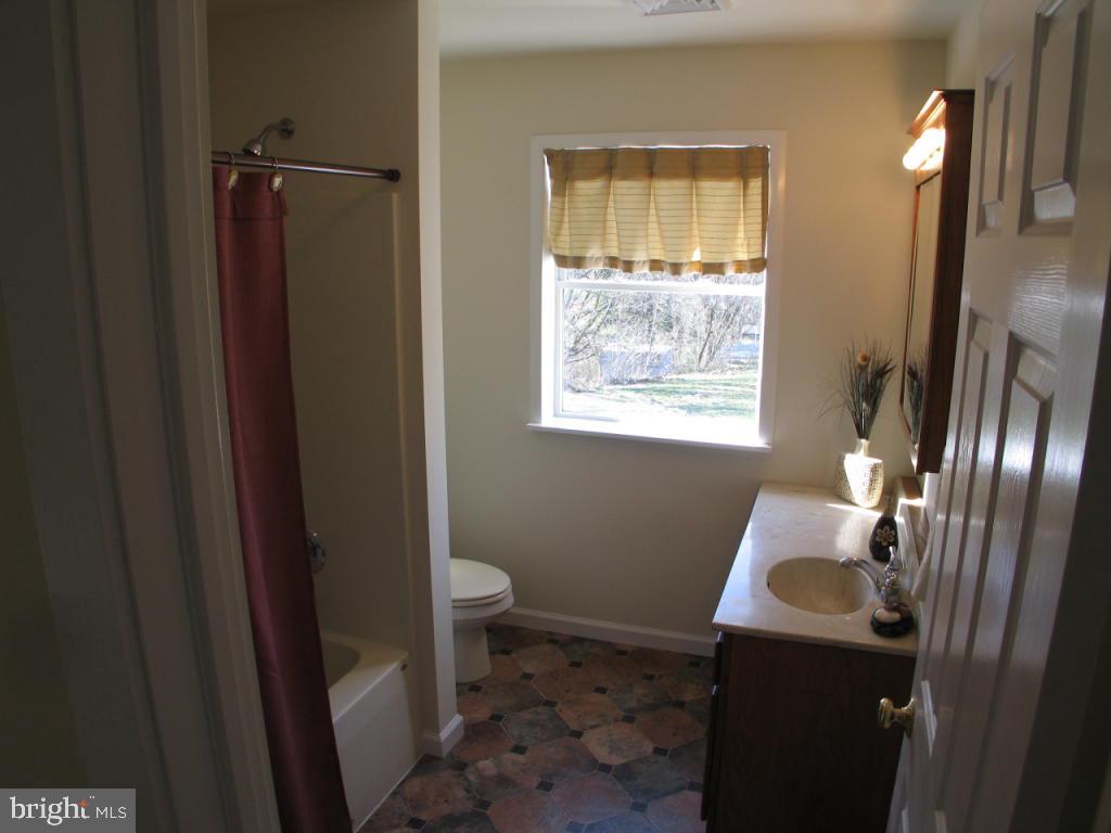 751 Baumgardner Road Lancaster, PA 17603 - Photo 18 of 42 Gallery Image 18